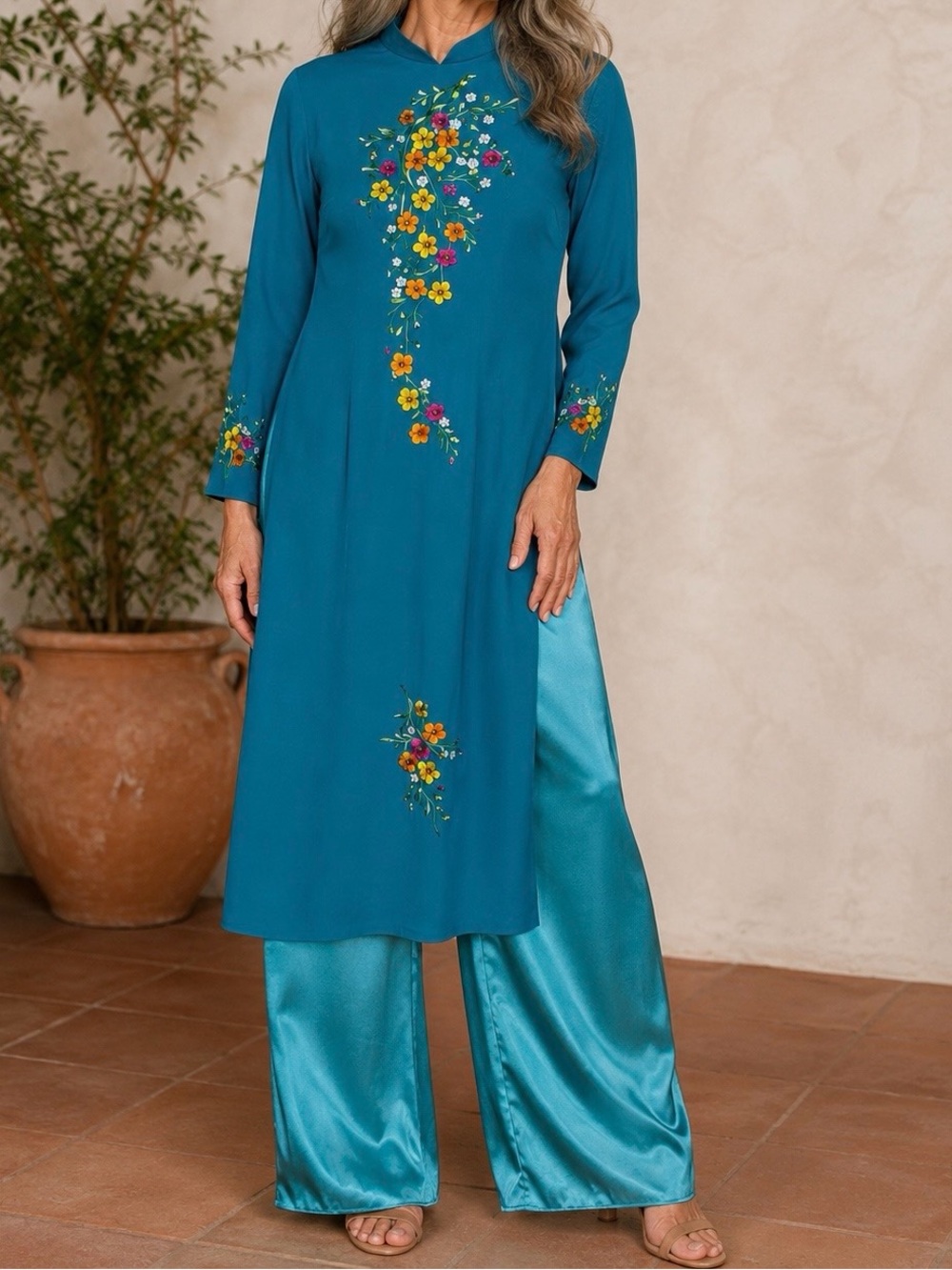 Vintage Vietnamese Áo Dài Embroidered Floral Tunic & Satin Pants Set Teal